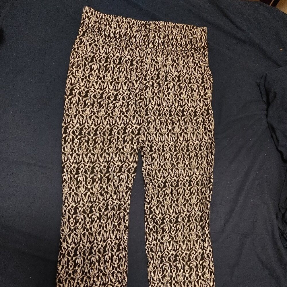 Black and white print pull-on pants - with pockets!